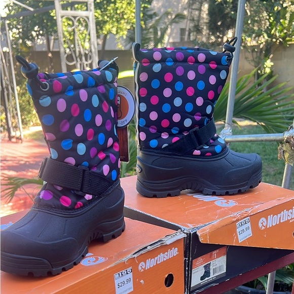 Northside girls snow boots new.  Available in size 12 and size 1 - Picture 1 of 3